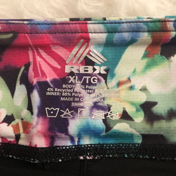 Ladies beautiful flowered Skort cute skirt with black shorts underneath - Picture 4 of 11